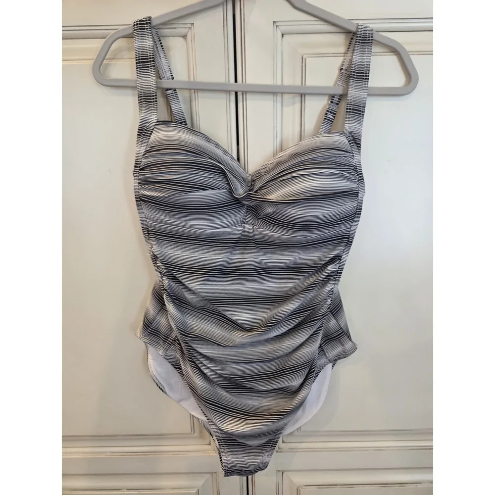 Bond-eye Australia One Piece  Ruched Swimsuit Us Sz 10 Black And‎ White Striped